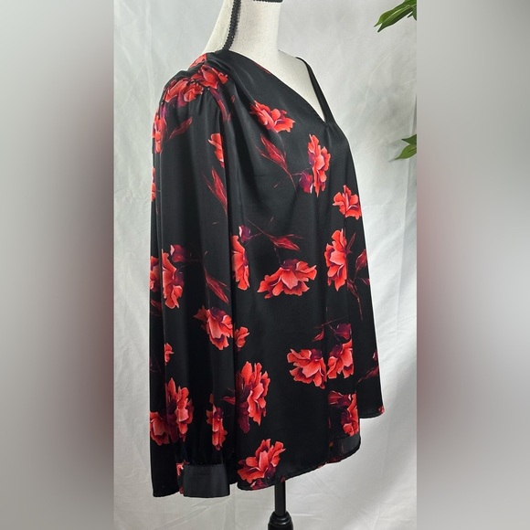 πΊ Ava & Viv Womenβs Plus Size Floral V-Neck Blouse πΊ - Picture 8 of 10